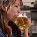 最高に都合の良かった元セフレと久し振りに再会したら、人妻になってたけど旦那が出張から帰宅するまで本能のまま交じり合った… 桐條紗綾